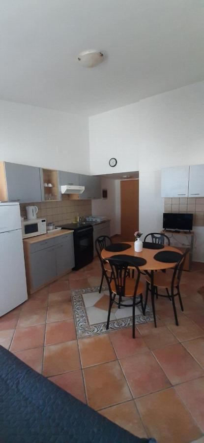 Villa Dobra Family Apartments Vir Exterior foto
