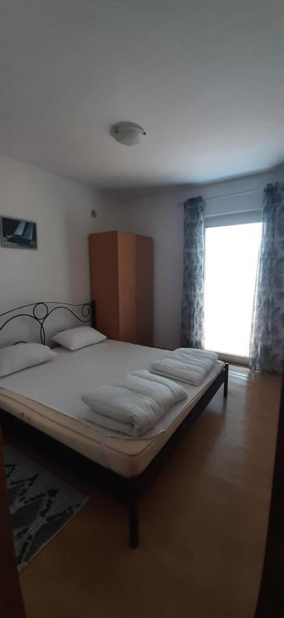 Villa Dobra Family Apartments Vir Exterior foto