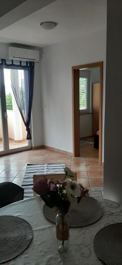 Villa Dobra Family Apartments Vir Exterior foto